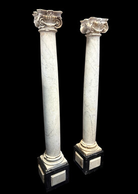 17th-century Renaissance marble fireplace. Beautiful columns from a Renaissance-era fireplace, in the Flemish style, dating from around 1600. Two white marble columns with Corinthian capitals, adorned with mythological figures