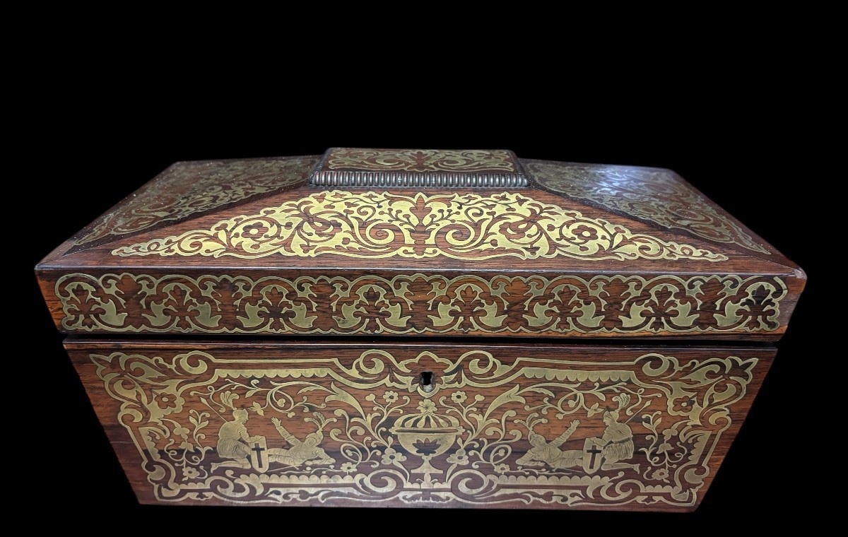 19th century Boulle marquetry tea caddy. Beautiful decorative tea caddy with fine Boulle marquetry decoration. Dimensions: Width: 38cm Height : 20cm Depth : 19,5 cm In very good condition, 19th century key missing