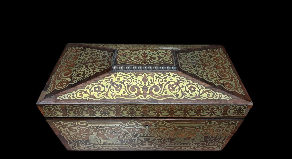 19th century Boulle marquetry tea caddy. Beautiful decorative tea caddy with fine Boulle marquetry decoration. Dimensions: Width: 38cm Height : 20cm Depth : 19,5 cm In very good condition, 19th century key missing