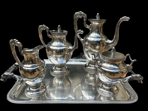 5-piece coffee service in silver-plated metal Wiskemann 19th century. Lovely Empire-style service comprising coffee, tea, milk jug and sugar bowl standing on silver-plated saucer set with griffins. In very good condition ( just see pict.14 )