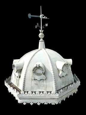 A nice octagonal zinc dome with 7oeil-de-boeuf. A highly decorative piece that can be used for a variety of purposes, such as a chapel, castle tower, pergola, monument, or simply to adorn an indoor garden. Dimensions: Total height including weather vane: 