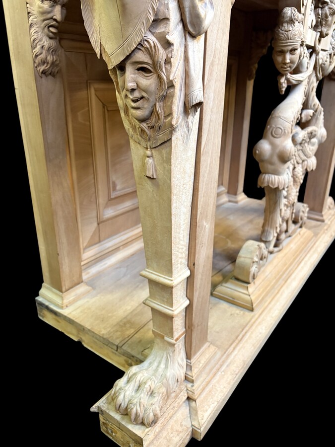 A special Renaissance-style piece of furniture in walnut, 19th century A beautiful piece, very finely carved and decorated with caryatids, lion heads, masks, ornamentation, etc. The piece requires some restoration; a few pieces of wood missing