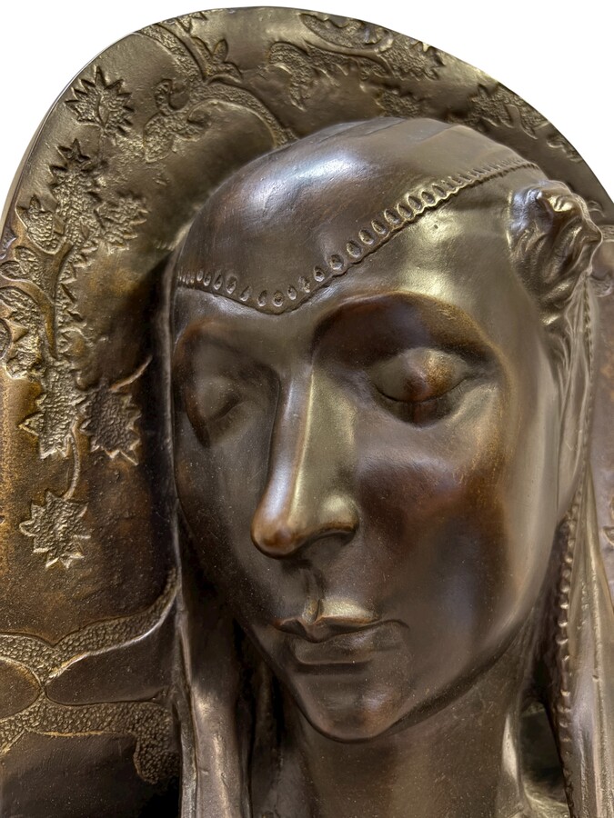 Bas-relief depicting a noble lady in bronze after Donatello, 1880–1900 Brown patinated bronze bas-relief depicting a noble Burgundian lady with the inscription DONATELLO on the side (circa 1386-1466) 