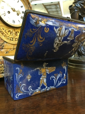 style Box in Porcelain, French Paris 19th Century