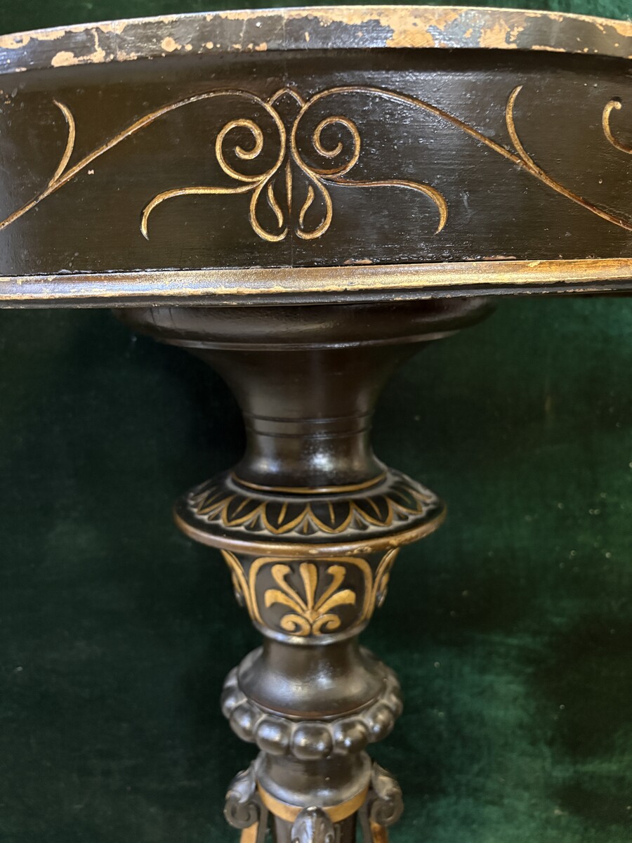 Decorative painted wooden planter, 19th-century Empire style. A lovely planter comprising three zinc trays. Dimensions: Height: 100 cm Tray diameter: 57 x 51 cm (oval) In good condition, circa 1860–1880