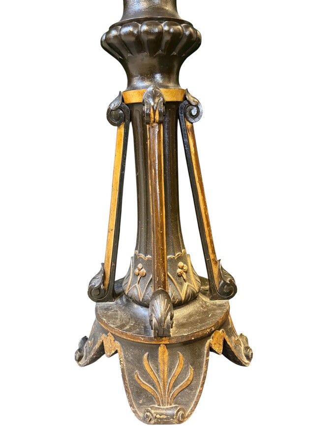 Decorative painted wooden planter, 19th-century Empire style. A lovely planter comprising three zinc trays. Dimensions: Height: 100 cm Tray diameter: 57 x 51 cm (oval) In good condition, circa 1860–1880