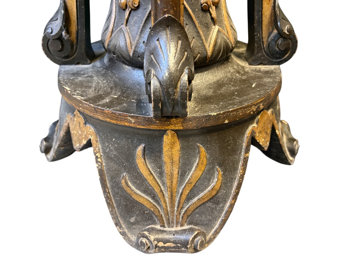 Decorative painted wooden planter, 19th-century Empire style. A lovely planter comprising three zinc trays. Dimensions: Height: 100 cm Tray diameter: 57 x 51 cm (oval) In good condition, circa 1860–1880