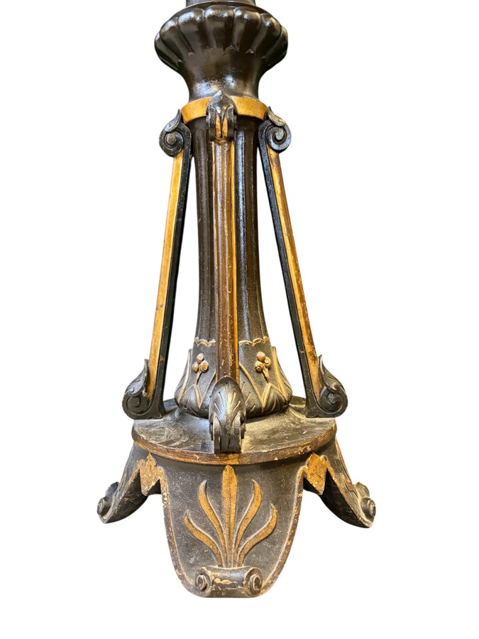 Decorative painted wooden planter, 19th-century Empire style. A lovely planter comprising three zinc trays. Dimensions: Height: 100 cm Tray diameter: 57 x 51 cm (oval) In good condition, circa 1860–1880