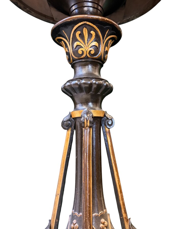 Decorative painted wooden planter, 19th-century Empire style. A lovely planter comprising three zinc trays. Dimensions: Height: 100 cm Tray diameter: 57 x 51 cm (oval) In good condition, circa 1860–1880