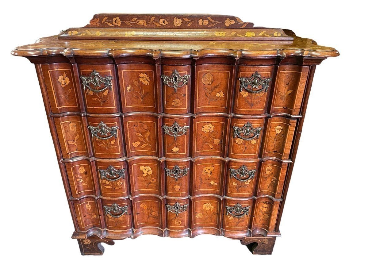Elegant marquetry display case late 18th century early 19th century Display case in 2 parts with 1 showcase door at the top and 4 curved drawers underneath Furniture in good condition with normal signs of use