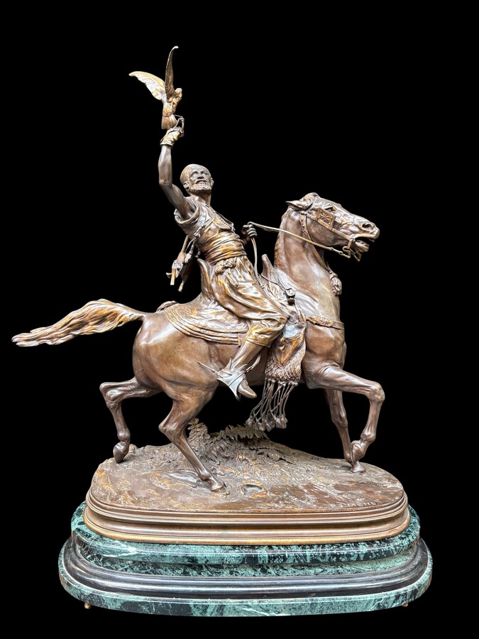 Large bronze sculpture, “THE ARAB FALCONER ON HORSEBACK”, 19thC. Signed by PIERRE JULES MÈNE (1810–1879) A nice bronze sculpture with exquisite detail, set on a solid marble plinth. Sizes : 89 x 76 cm
