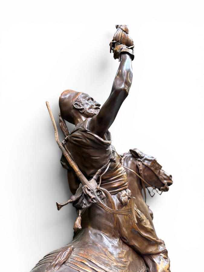 Large bronze sculpture, “THE ARAB FALCONER ON HORSEBACK”, 19thC. Signed by PIERRE JULES MÈNE (1810–1879) A nice bronze sculpture with exquisite detail, set on a solid marble plinth. Sizes : 89 x 76 cm