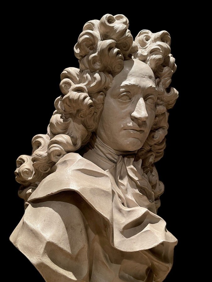 Large bust of a nobleman style Louis XIV in terra cotta 19thC.( 79cm ) Very decorative bust with fine details in very good condition. Dimensions : Height : 79 cm Width : 48 cm Depth : 35 cm Diameter foot : 22 cm France , early 19thC.