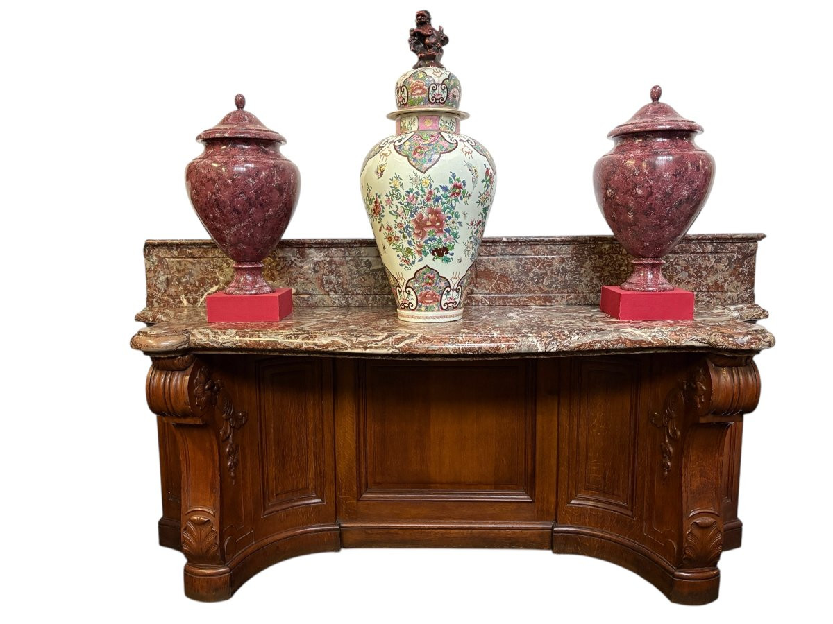 Large curved oak console table with beautiful marble top, 19th century. High-quality oak console table/wall unit, finely carved, with a magnificent 7 cm thick ‘Rouge Griotte’ marble top. Dimension: Width: 230 cm