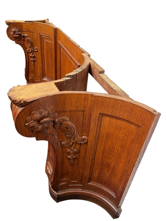 Large curved oak console table with beautiful marble top, 19th century. High-quality oak console table/wall unit, finely carved, with a magnificent 7 cm thick ‘Rouge Griotte’ marble top. Dimension: Width: 230 cm