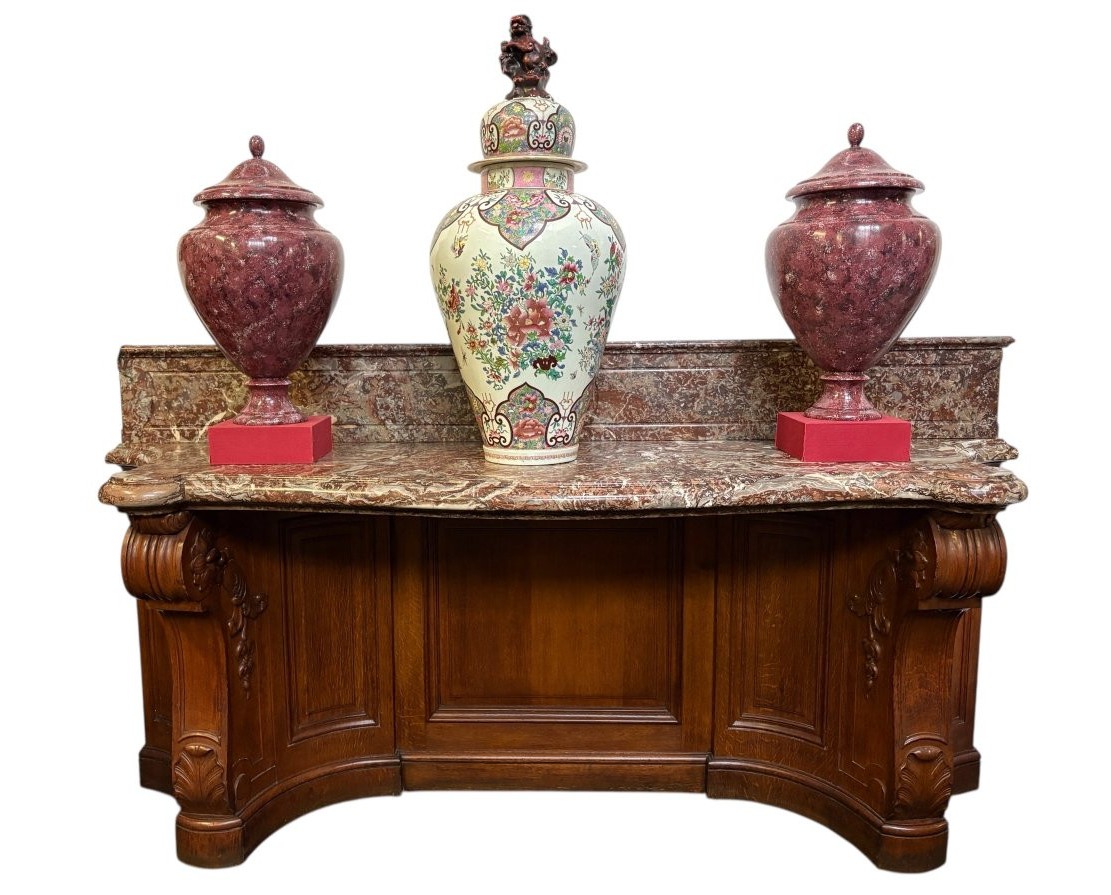 Large curved oak console table with beautiful marble top, 19th century. High-quality oak console table/wall unit, finely carved, with a magnificent 7 cm thick ‘Rouge Griotte’ marble top. Dimension: Width: 230 cm