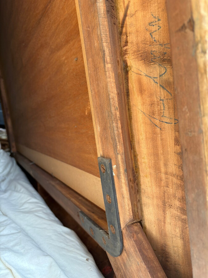 Large decorative oil painting on canvas, mounted on wood, depicting a large bouquet of flowers in a Japanese porcelain vase, with its magnificent original gilded frame. The work is signed lower left: Jules Guiette. (140 x 173.5 cm)