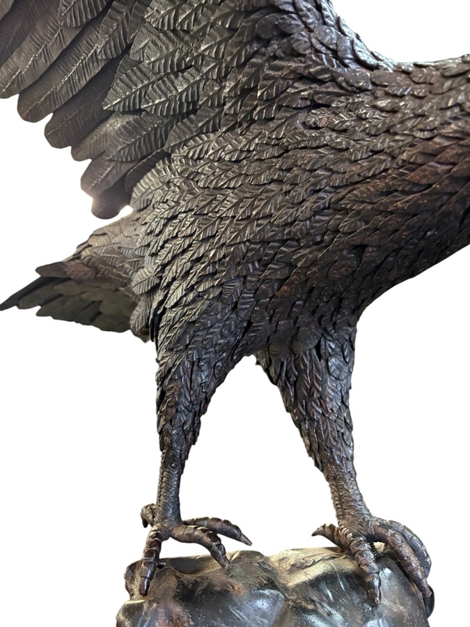 Large eagle on a rock and wrought-iron pedestal, 19thC. A superb eagle with exquisite detailing, made entirely of wrought iron, perched on a rock and mounted on a beautifully crafted pedestal, also in wrought iron. A very fine 19th-century wrought i
