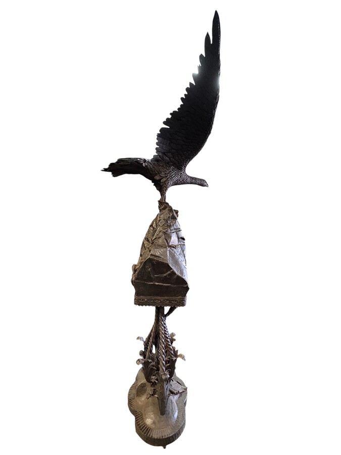 Large eagle on a rock and wrought-iron pedestal, 19thC. A superb eagle with exquisite detailing, made entirely of wrought iron, perched on a rock and mounted on a beautifully crafted pedestal, also in wrought iron. A very fine 19th-century wrought i