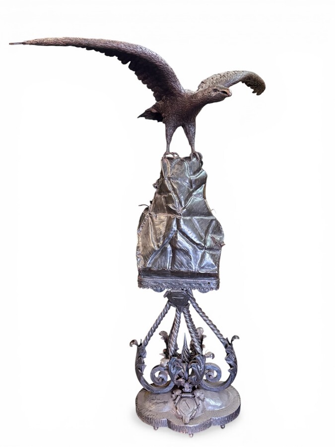 Large eagle on a rock and wrought-iron pedestal, 19thC. A superb eagle with exquisite detailing, made entirely of wrought iron, perched on a rock and mounted on a beautifully crafted pedestal, also in wrought iron. A very fine 19th-century wrought i