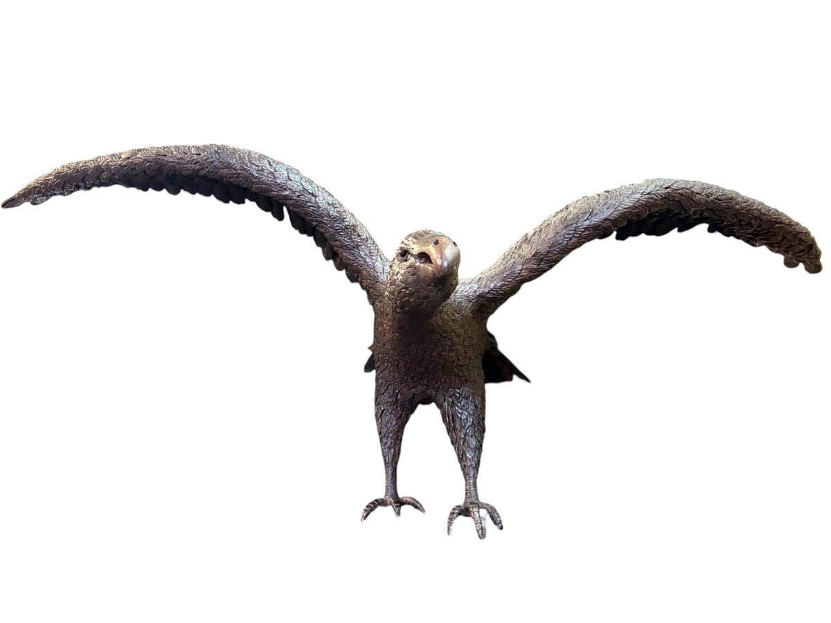 Large eagle on a rock and wrought-iron pedestal, 19thC. A superb eagle with exquisite detailing, made entirely of wrought iron, perched on a rock and mounted on a beautifully crafted pedestal, also in wrought iron. A very fine 19th-century wrought i