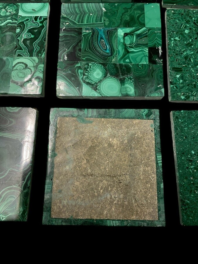 Large lot of tiles in malachite ( 36 pieces ) Beautiful tiles in malachite to be used for all kinds of purposes. The dimensions are 10 x 10 cm and they have different thicknesses : from 0.6 mm to 1 cm. Only for sale in lot for the whole lot of 36 pieces.