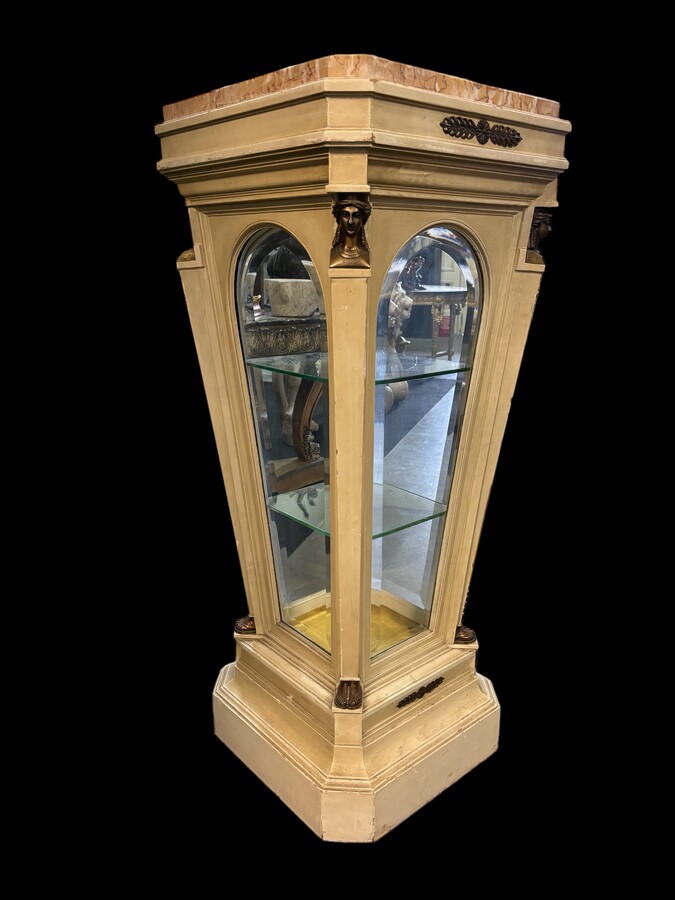 Large pedestal / display case in Empire style 19th century. Decorative plinth / display case fitted with lighting , 3 faceted windows + 1 door in glass , inside 2 shelves in glass and on top a marble top ( minor damage ). Bronze decorations in Empire styl