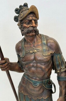 Large polychrome oak sculpture of a soldier/warrior late 19th century Very decorative and detailed carving of a warrior with shield and spear. In very good condition. Dimensions : Height : 109 / 134 cm Width : 49 cm Depth : 39 cm Foot : 26 x 21,5 cm