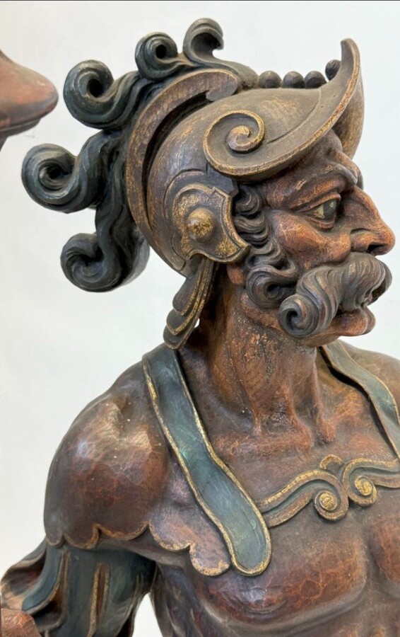 Large polychrome oak sculpture of a soldier/warrior late 19th century Very decorative and detailed carving of a warrior with shield and spear. In very good condition. Dimensions : Height : 109 / 134 cm Width : 49 cm Depth : 39 cm Foot : 26 x 21,5 cm