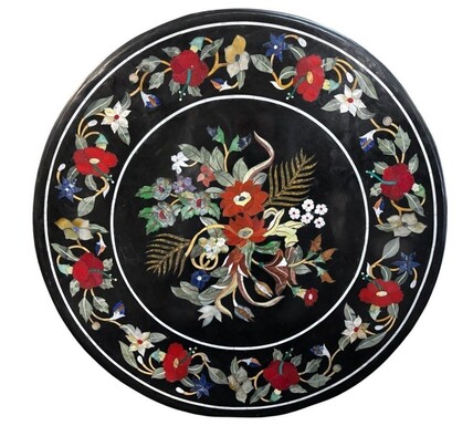 Large round table top in Italian pietra dura with floral design, 20th century. Decorative marble top with beautiful colours in very good condition. Diameter: 91.8 cm