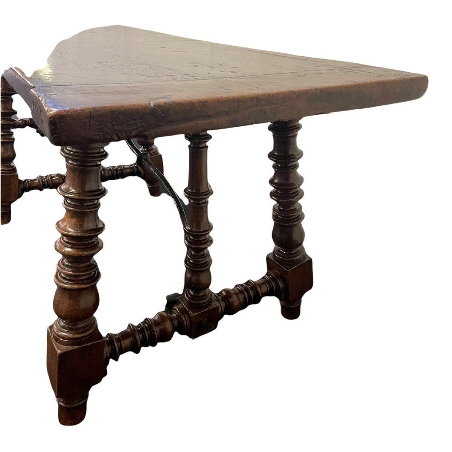 Large Spanish 6-legged walnut table 17th century Nice solid table with 6 legs, 2 connecting irons and a thick walnut top with a beautiful patina. Dimensions : Width : 266 cm Height : 76 cm Depth : 73 cm Thickness top : 4 cm Exceptional Spanish table