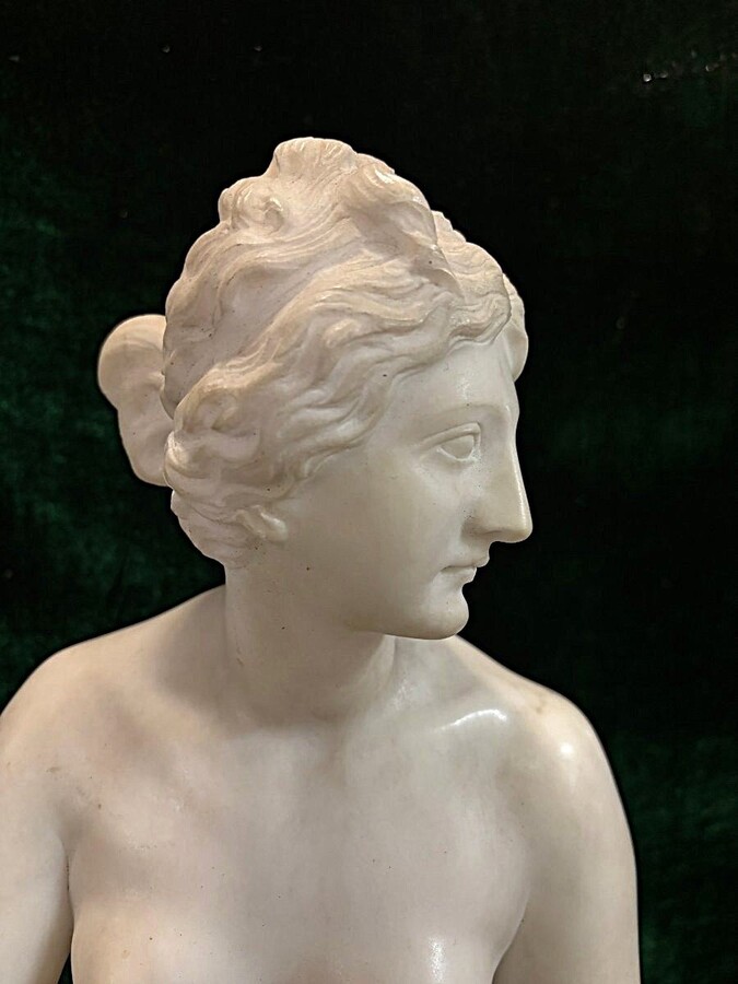 Nice alabaster sculpture from the 19th century. ( 79 cm ) Beautiful alabaster sculpture finely detailed representing Venus with a fish and 2 angels playing. Signed on the base at the back Dimensions : Height : 79 cm Width : 26 cm Foot diameter : 21 cm