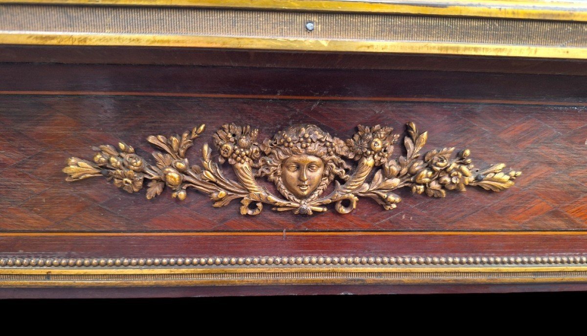 Nice Louis XVI style coffee table/desk after Jean-Henri Riesener, 19th century. High-quality desk with parquet top, equipped with a large drawer and decorated with very refined bronze decorations and ornaments.