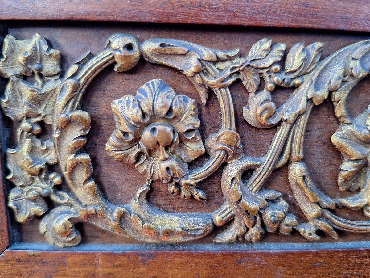 Nice Louis XVI style coffee table/desk after Jean-Henri Riesener, 19th century. High-quality desk with parquet top, equipped with a large drawer and decorated with very refined bronze decorations and ornaments.