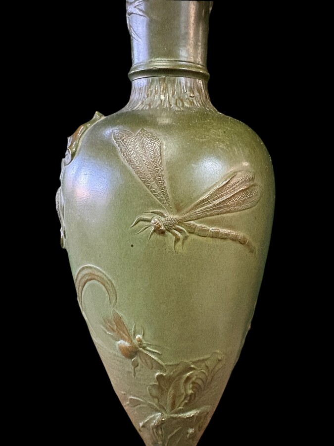 Pair of Art Nouveau decorative bronze vases, 1890–1900 Beautiful decorative vases with fine detailing in patinated bronze, depicting flowers, plants, birds, dragonflies, butterflies, lizards, etc. Signed “De Wever” 