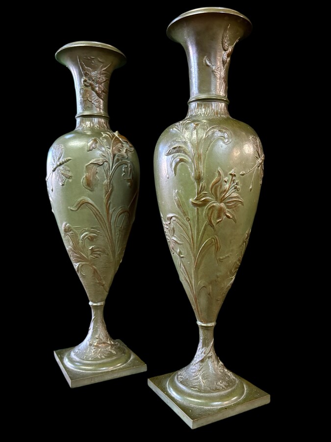 Pair of Art Nouveau decorative bronze vases, 1890–1900 Beautiful decorative vases with fine detailing in patinated bronze, depicting flowers, plants, birds, dragonflies, butterflies, lizards, etc. Signed “De Wever” 