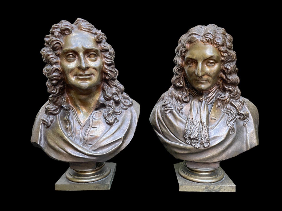 Pair of bronze busts noblemen ( Voltaire & Rousseau ) 19th century. Decorative busts in good condition. 1 of the busts has a text on the back ( difficult to read ), is signed and has a date 1862 Dimensions : Height : 29 cm Width : 19 cm Base : 9 x 9 cm