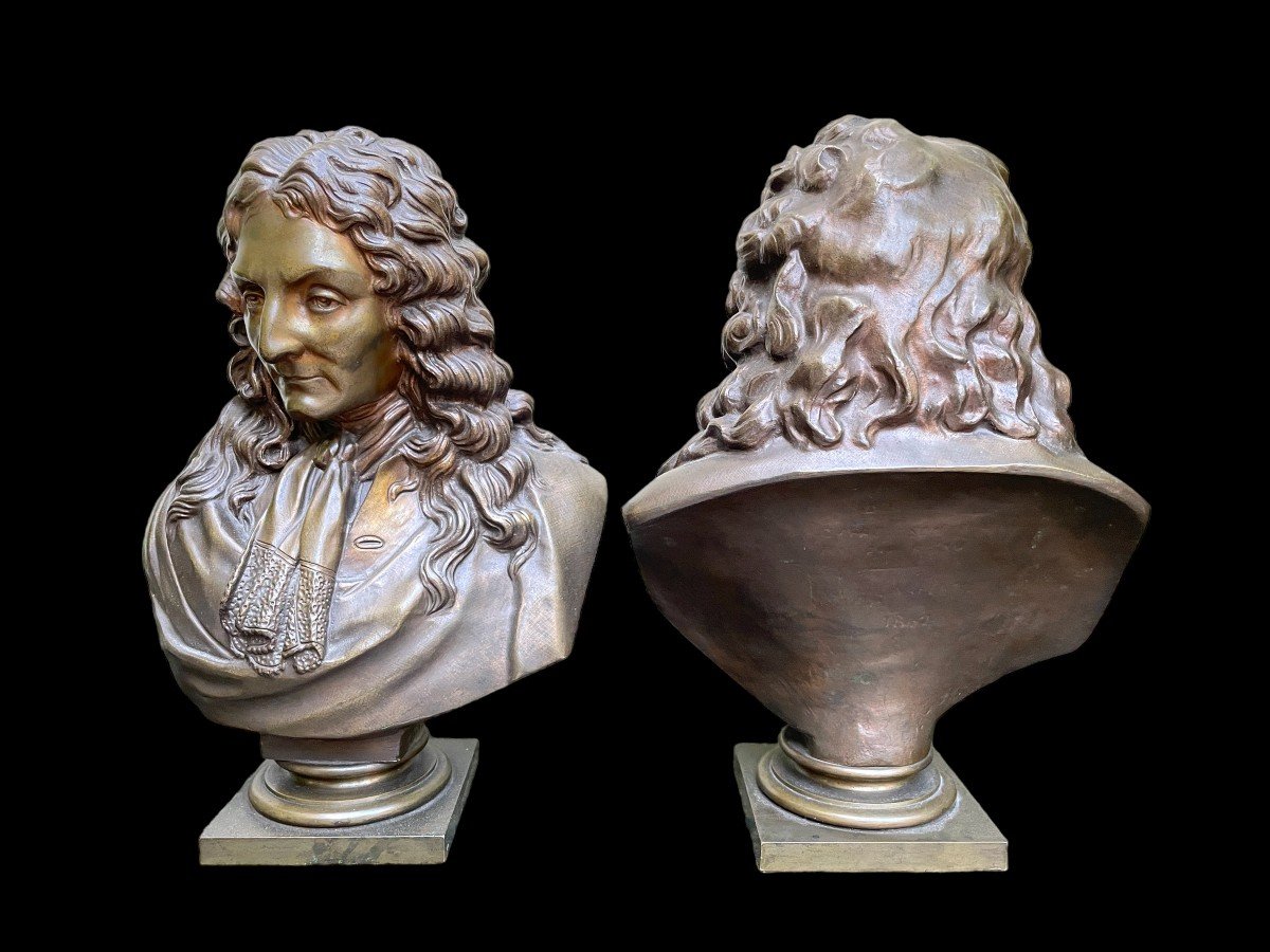Pair of bronze busts noblemen ( Voltaire & Rousseau ) 19th century. Decorative busts in good condition. 1 of the busts has a text on the back ( difficult to read ), is signed and has a date 1862 Dimensions : Height : 29 cm Width : 19 cm Base : 9 x 9 cm