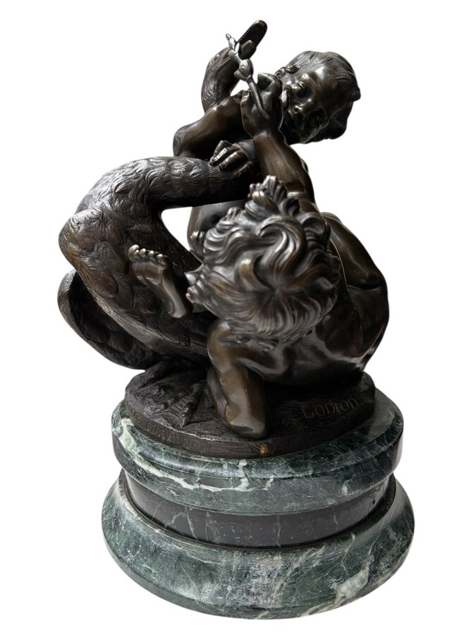 Pair of bronze sculptures ‘putti with swan’ after Clodion, 19th century Attractive pair of decorative bronze sculptures mounted on a marble base. Both sculptures are signed Clodion / Cresson éditeur.