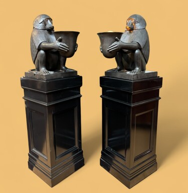 Pair of large bronze ‘Baboon’ lamps in the ART DECO style A highly decorative bronze sculpture/lamp in the Art Deco style of the 21st century depicting a large bronze Baboon.