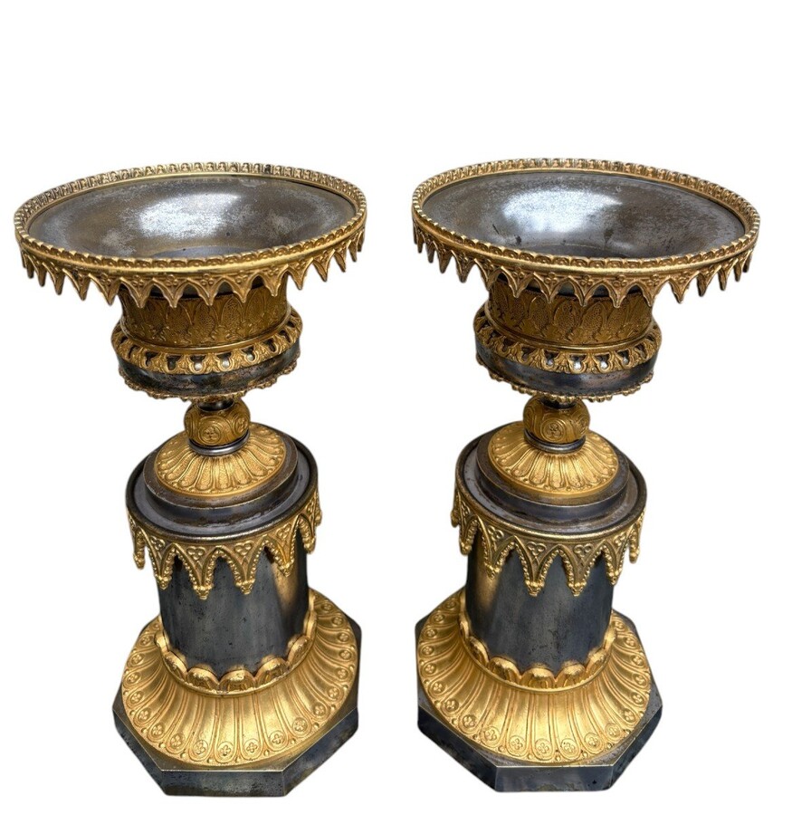 Pair of large cathedral style cassolettes in gilded bronze with mercury and silverplated patina from the Charles X period, early 19th century. Octagonal base which gives them a lot of character, a wide neck for opulence.