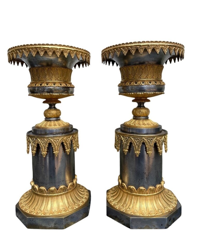 Pair of large cathedral style cassolettes in gilded bronze with mercury and silverplated patina from the Charles X period, early 19th century. Octagonal base which gives them a lot of character, a wide neck for opulence.