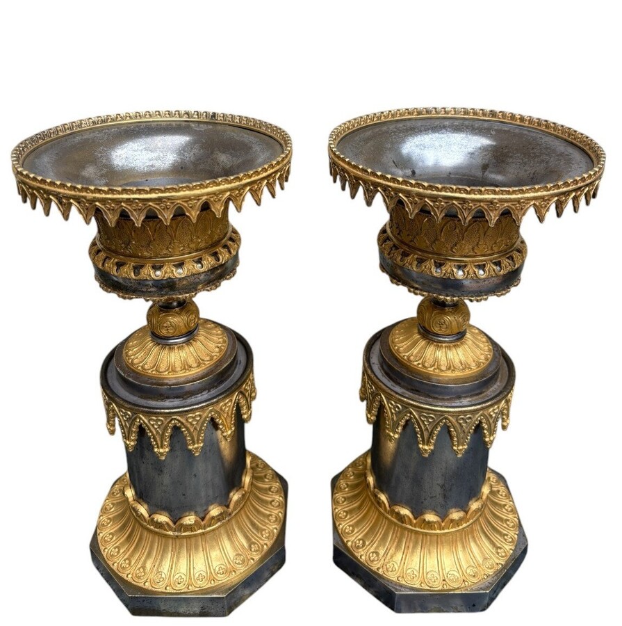 Pair of large cathedral style cassolettes in gilded bronze with mercury and silverplated patina from the Charles X period, early 19th century. Octagonal base which gives them a lot of character, a wide neck for opulence.