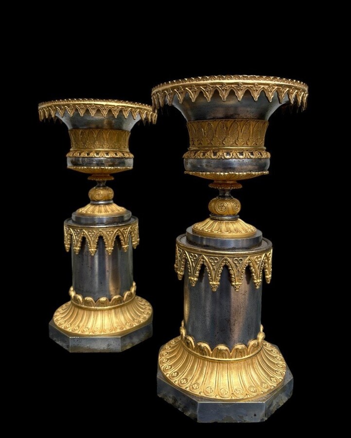 Pair of large cathedral style cassolettes in gilded bronze with mercury and silverplated patina from the Charles X period, early 19th century. Octagonal base which gives them a lot of character, a wide neck for opulence.