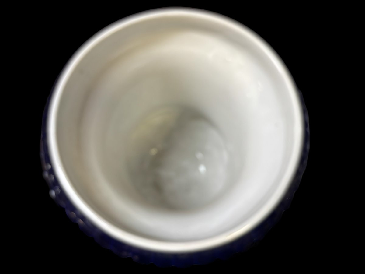 Pair of large Medici porcelain vases (45 cm) Decorative Medici vases in blue/white coloured porcelain from the middle of the 20th century with the following dimensions: Height: 45 cm Top diameter: 33 cm Diameter of foot: 22 cm Both in good condition.