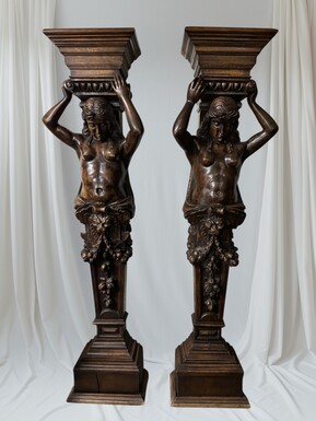Pair of large oak caryatids, 19th century (145 cm). Very decorative sculptures of a 