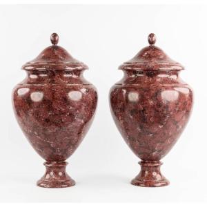 Pair of wooden lidded vases painted in imitation porphyry 20th century. Very decorative vases , the lids are fixed. Dimensions : Height : 62 cm Width : 36 cm Both in very good condition