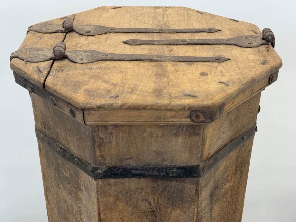 Small octagonal cabinet 19thC. with wrought iron handles. Decorative cabinet with large wrought iron hinges and secret compartment at the bottom Dimensions: Height: 91.5 cm Width: 38.5 cm Depth: 39 cm In very good condition , 19th century
