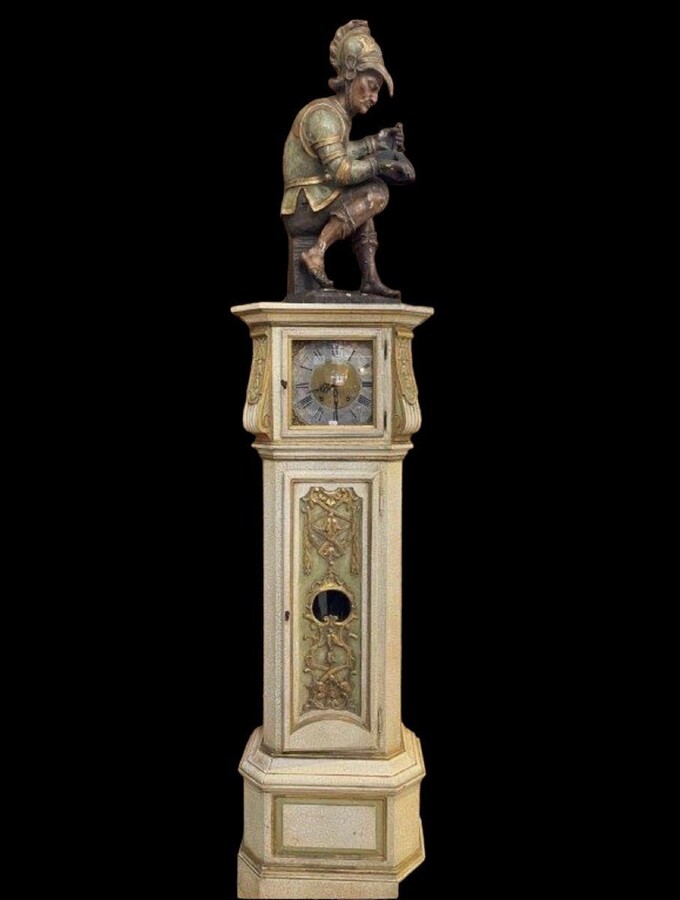 Special Standing Clock With Mechanism And Polychrome Wooden Warrior Statue From The Late 18th/Early 19th Century. The Warrior Strikes The Bell Every Half Hour And Every Hour. Very Special Decorative Clock In Good Working Condition