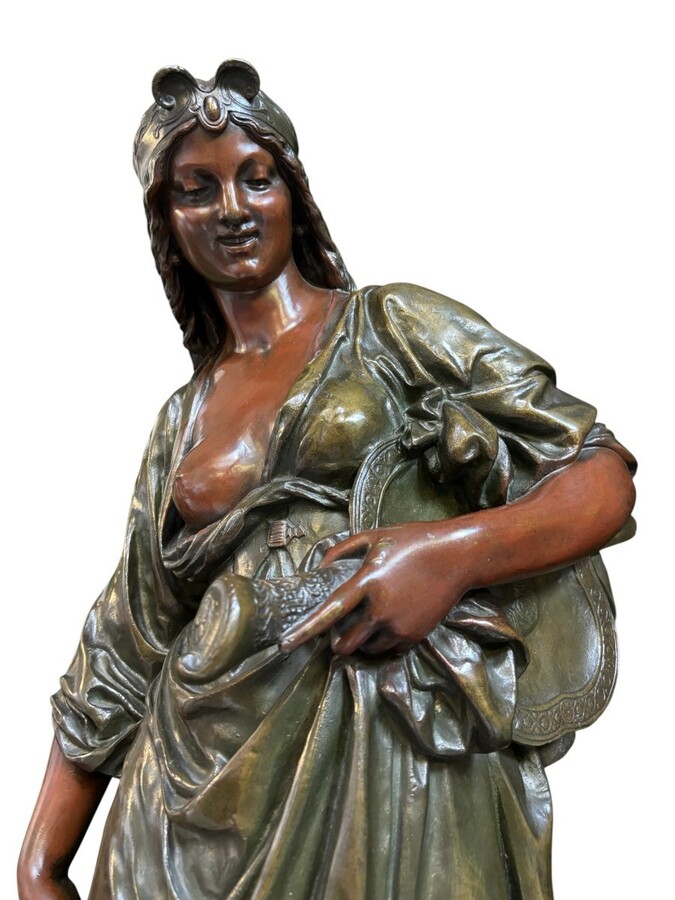 Very large bronze sculpture ‘Salomé’ H. Dumaige 19th century (97 cm). Henry Etienne Dumaige, French sculptor (1830-1888). Very large bronze sculpture with double patina representing Salome in an oriental representation.